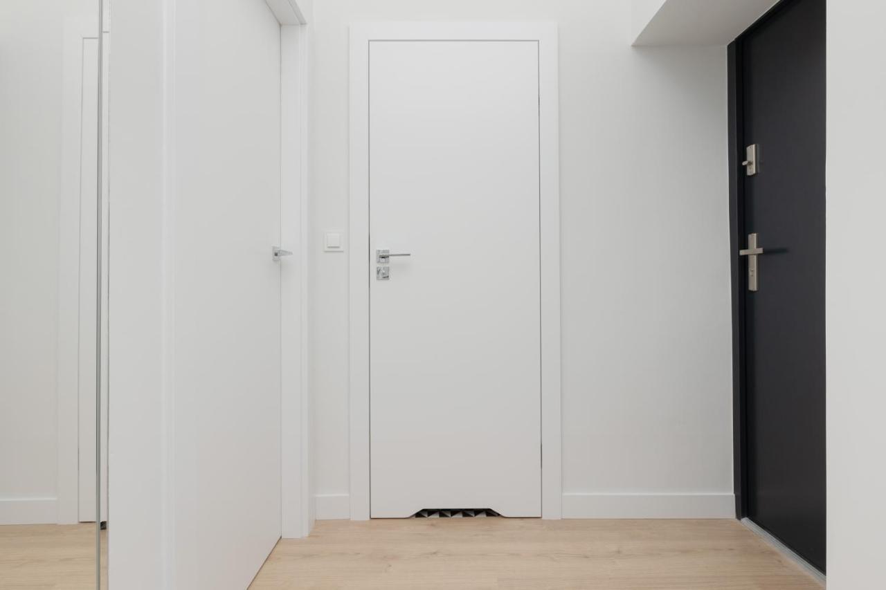 Spacious Apartment With Panoramic View Of Warsaw By Noclegi Renters Екстериор снимка